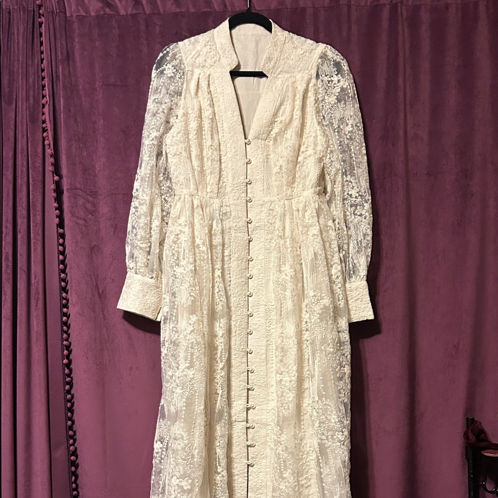 Elegant Cream Lace Dress